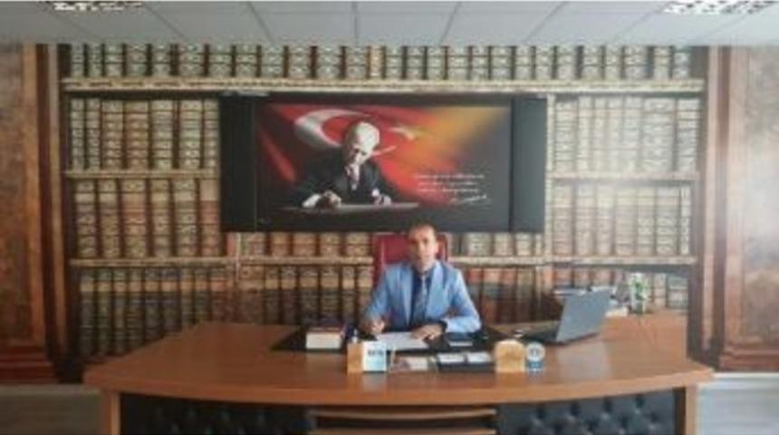 İl&ccedil;e Milli Eğitim M&uuml;d&uuml;r&uuml; Ekinci&rsquo;nin Karne Mesajı