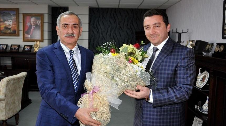 Boz&uuml;y&uuml;k Vergi Dairesi M&uuml;d&uuml;r&uuml; Kanar&rsquo;dan Başkan Bakıcı&rsquo;ya Ziyaret
