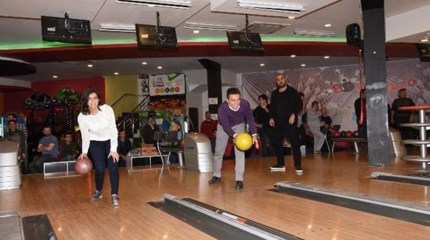 Bowling Turnuvasının Birincisi Emek Dayanışma Oldu