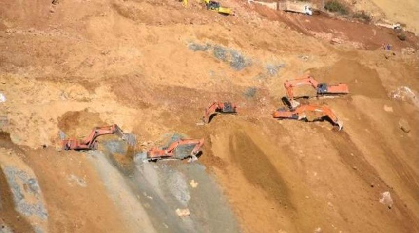 Afad Başkanı Aileleri &Ccedil;alışma Alanında Bilgilendirdi