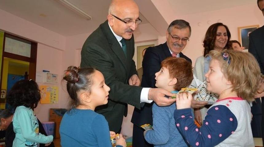 &Ccedil;orum&rsquo;da &Ouml;ğrencilere Kuru &Uuml;z&uuml;m Dağıtıldı