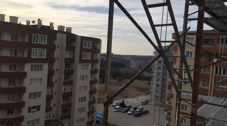 Uşak&rsquo;ta İskeleden D&uuml;şen İş&ccedil;i Hayatını Kaybetti