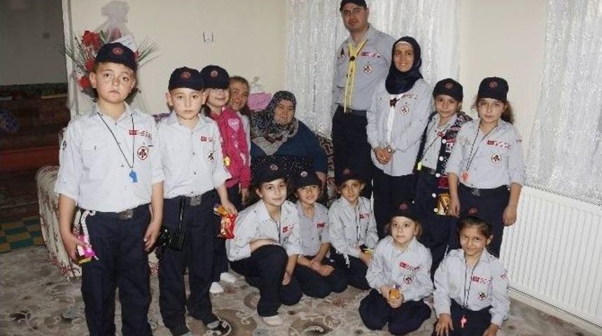Atat&uuml;rk İlkokulu Yavrukurt K&uuml;mesinden Yaşlı Ziyareti