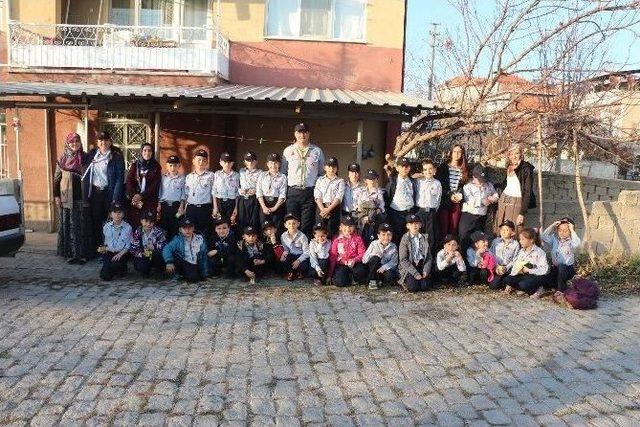Atat&uuml;rk İlkokulu Yavrukurt K&uuml;mesinden Yaşlı Ziyareti 1