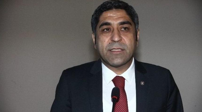 Adana Barosu M&uuml;ltecilere Arap&ccedil;a Hizmet Veriyor