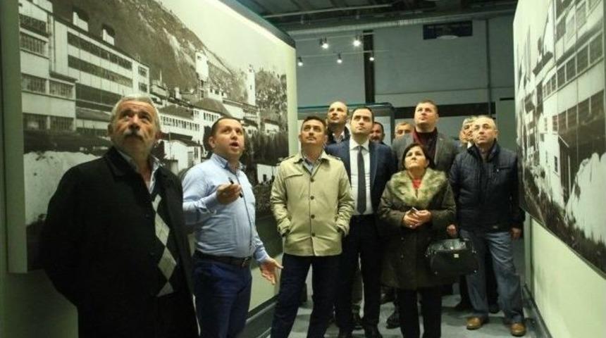 Kağıt M&uuml;zesi Muhtarları Duygulandırdı