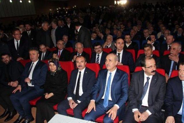 Kurtulmuş, Üniversite Öğrencileriyle Birlikte Yemek Yedi (3)