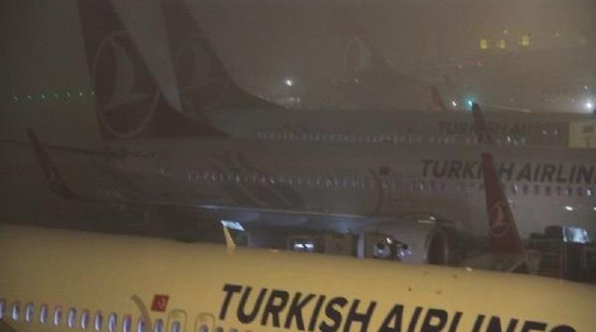 Sis Hava Ulaşımını Olumsuz Etkiliyor