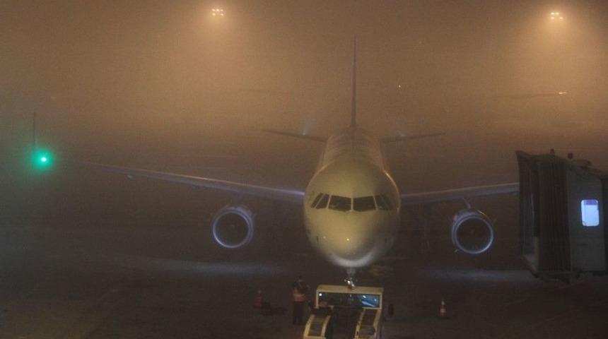 İstanbul&rsquo;da Hava Ulaşımına Sis Engeli