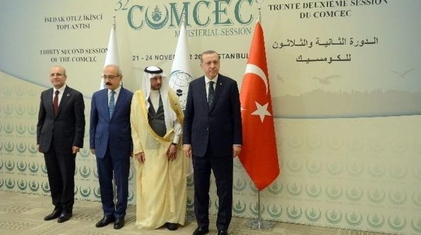 Cumhurbaşkanı Erdoğan, İsedak Delegeleriyle Aile Fotoğrafı &Ccedil;ektirdi