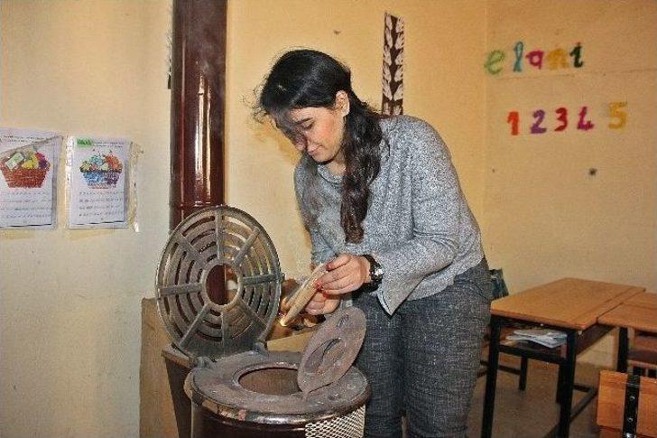 (özel Haber) Fedakar Öğretmenin Eğitim Azmi G1