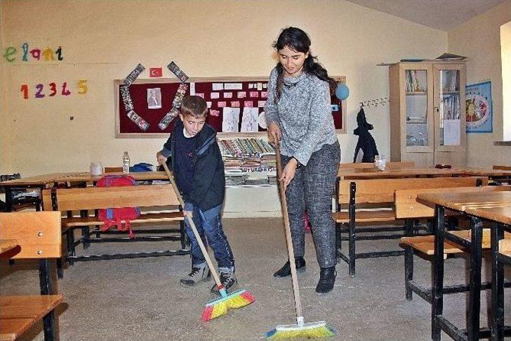 (özel Haber) Fedakar Öğretmenin Eğitim Azmi G4