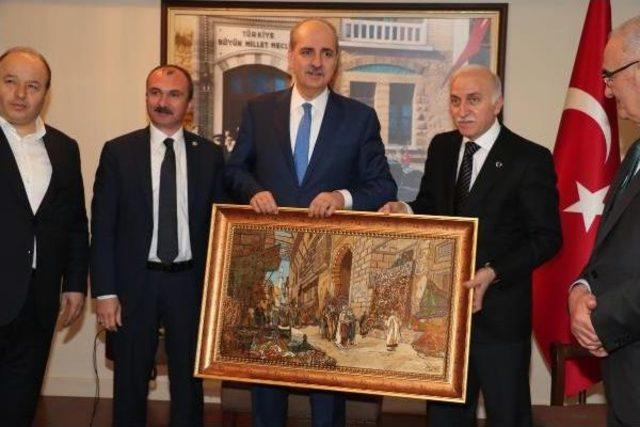 Kurtulmuş, Üniversite Öğrencileriyle Birlikte Yemek Yedi (4)