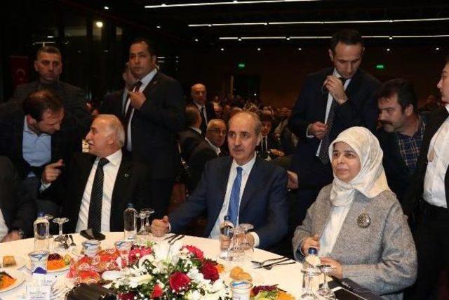 Kurtulmuş, Üniversite Öğrencileriyle Birlikte Yemek Yedi (4)