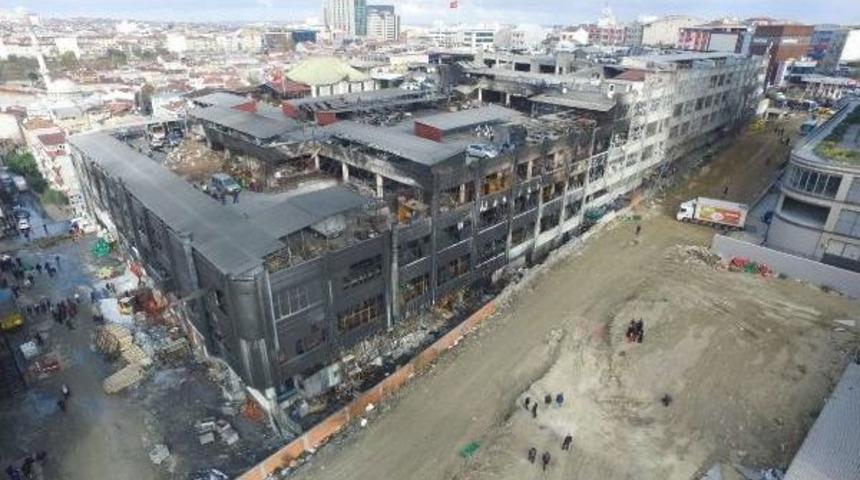 Yanan Fabrika Havadan Bug&uuml;n B&ouml;yle Fotoğraflandı