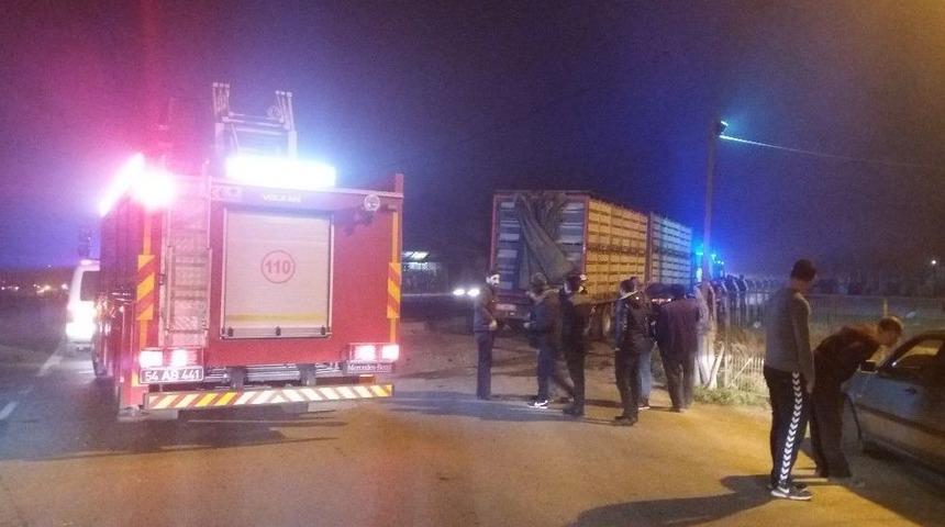 Otomobil Tırın Altına Girdi: 1 Yaralı