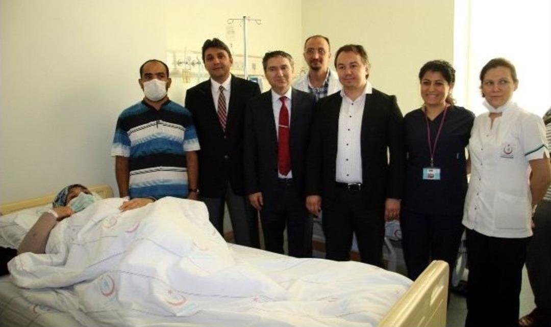 Devlet Hastanesinde İlk Kez 24 Saatte Canlıdan Canlıya 3 B&ouml;brek Nakli