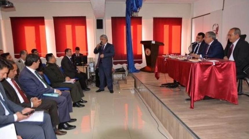 Kütahya Valisi Ahmet Hamdi Nayir, Muhtarlarla ’değerlendirme Toplantısı’nda Buluştu