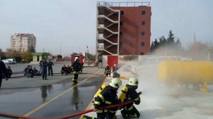 İtfaiye Personelini Komandolar Gibi Eğittiler
