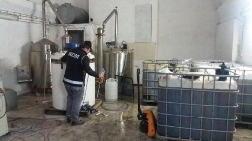 En B&uuml;y&uuml;k Operasyon: 40 Ton Sahte I&ccedil;ki, 100 Ton Hammadde