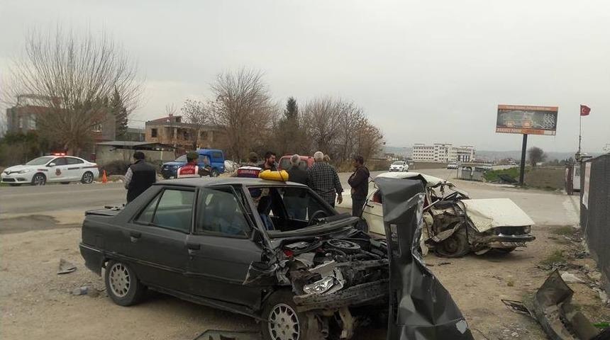 Kadirli&rsquo;de Trafik Kazası: 4 Yaralı