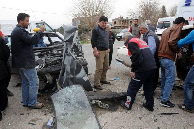 Kadirli’de Trafik Kazası: 4 Yaralı