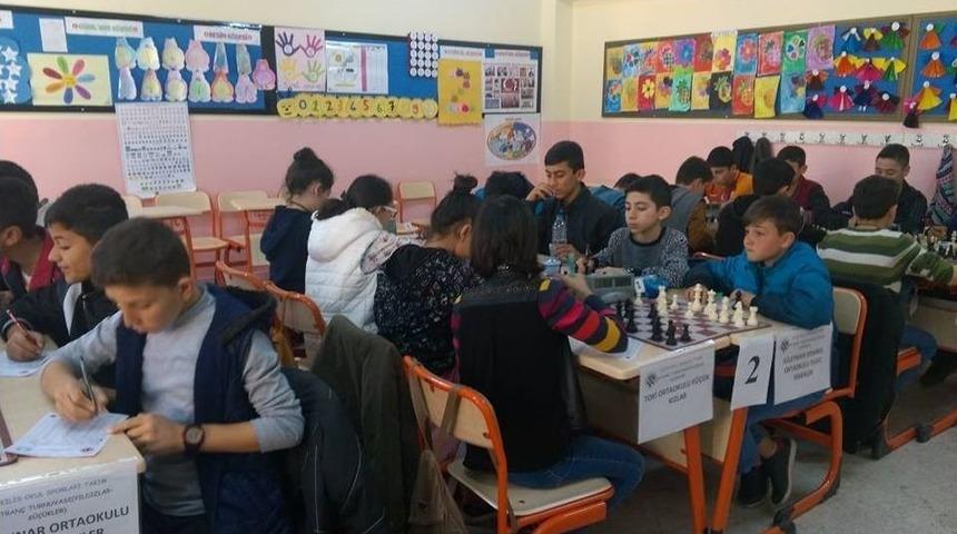Okullar Arası Satranç Turnuvasında Şampiyonlar Belli Oldu