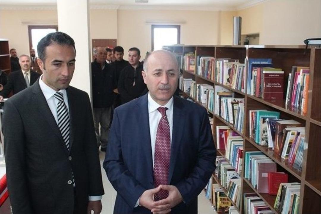 &Ccedil;at İl&ccedil;e K&uuml;t&uuml;phanesi A&ccedil;ıldı
