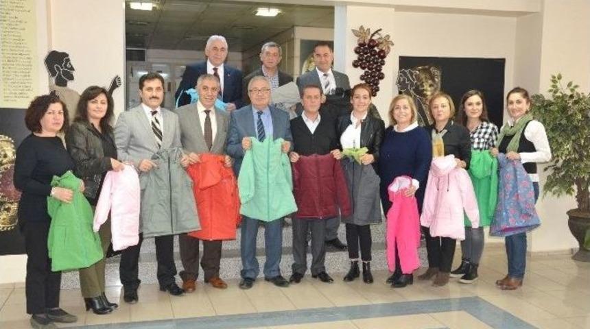 Salihli, Kula Ve Selendi&rsquo;deki &Ouml;ğrenciler Bu Kış &Uuml;ş&uuml;meyecek