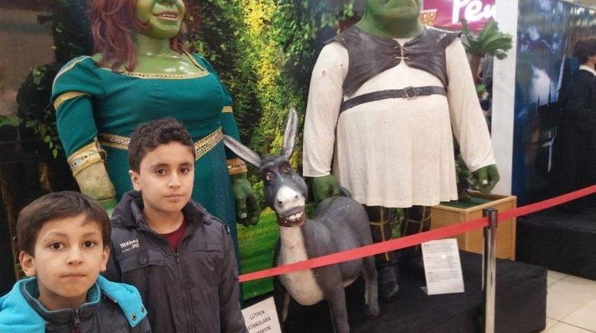 &Uuml;nl&uuml;lerin Balmumu Heykelleri Salihli&rsquo;de