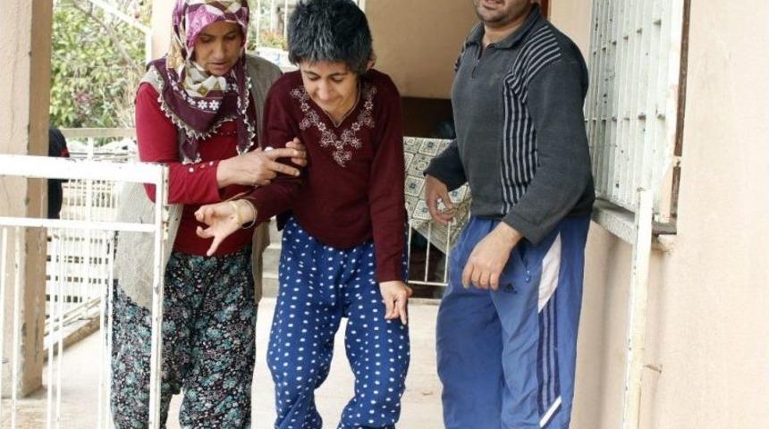 Vicdansız Hırsızlar İki Bedensel Engelli Genci Eve Hapsetti