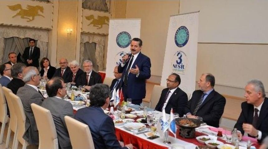 Bakan &Ccedil;elik: &ldquo;meselelerin Yerelde &Ccedil;&ouml;z&uuml;lmesi İ&ccedil;in Uğraşıyoruz&rdquo;