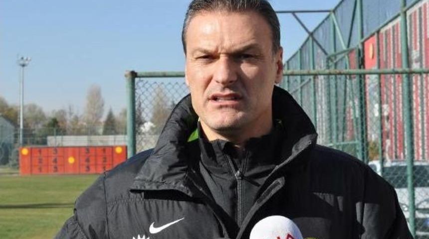 Eskişehirspor Teknik Direkt&ouml;r&uuml; &Ouml;zalan: Sivas'a 3 Puan I&ccedil;in Gideceğiz