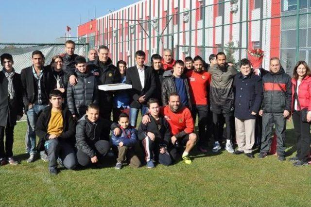 Eskişehirspor Teknik Direktörü Özalan: Sivas'a 3 Puan Için Gideceğiz