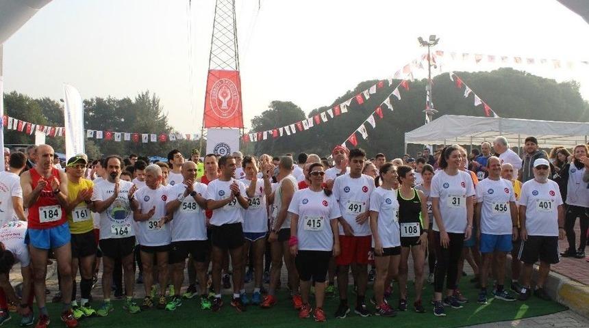 Şehit Fethi Sekin İ&ccedil;in Koşuyorlar