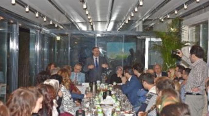 &ldquo;uğur B&ouml;cekleri&rdquo;ne &Ouml;d&uuml;l