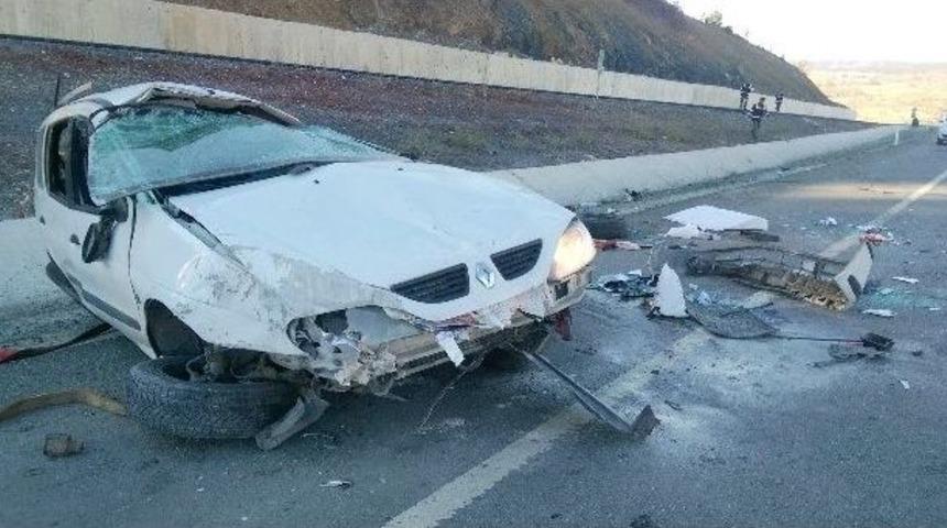 Cenaze Yolunda Kaza: 5 Yaralı