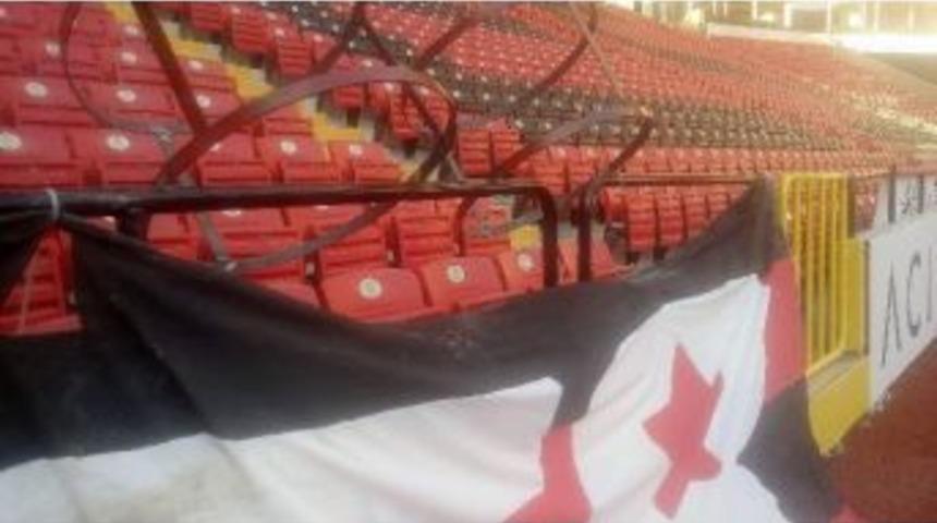 Efeler, Verilen Zarara Tepkili