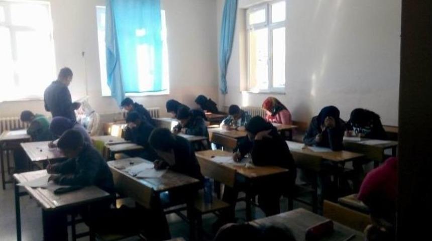 G&uuml;r&uuml;n&rsquo;de Teog Sınavına 320 &Ouml;ğrenci Katıldı