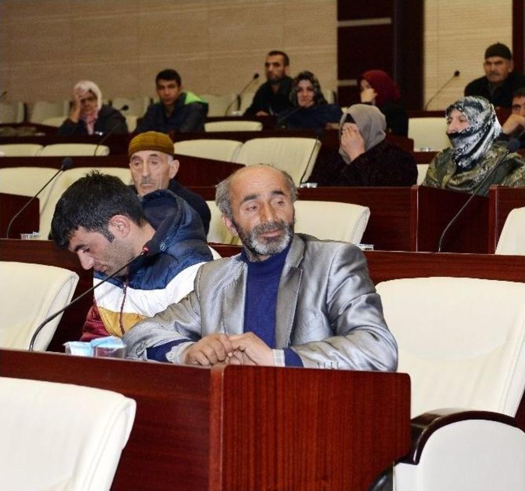 Halk G&uuml;n&uuml; Toplantısında &Ccedil;ocuk Tartışması