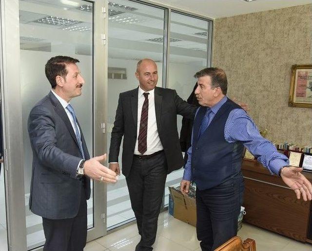 Protokol Yolu Üzerindeki Tek Belediye 1