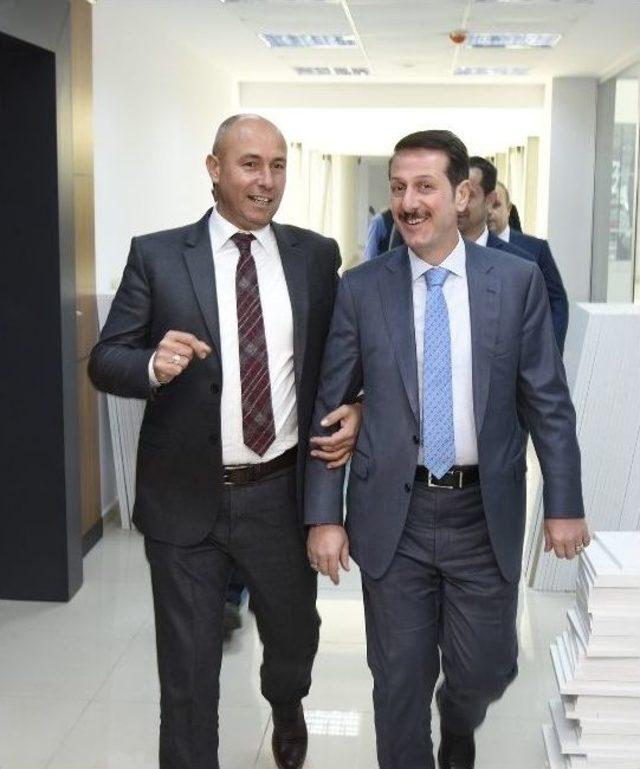 Protokol Yolu Üzerindeki Tek Belediye 3