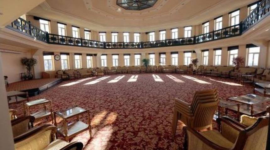 Fet&ouml;'ye Ait Okulun Sekizgen Salonda, Toplantı Iddiası