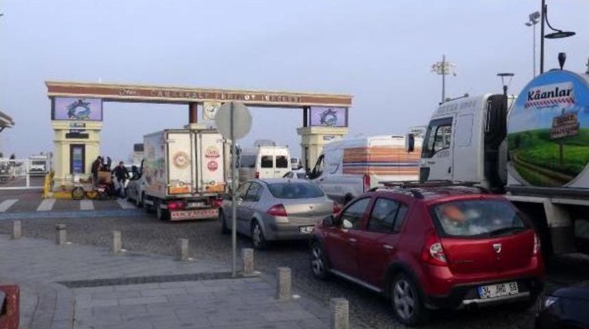 &Ccedil;anakkale'de Feribot Seferleri Başladı