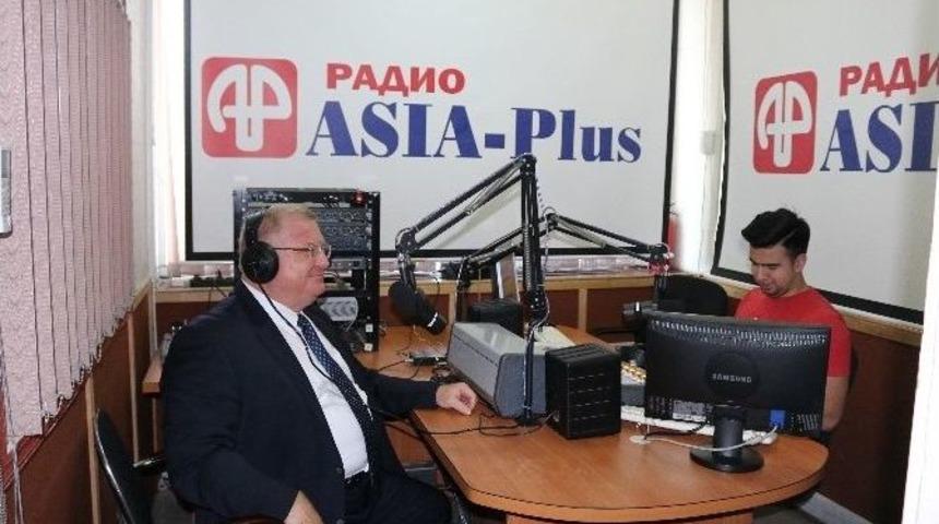 Tika&rsquo;dan Tacikistan Yayın Kurumuna Ekipman Ve Donanım Desteği