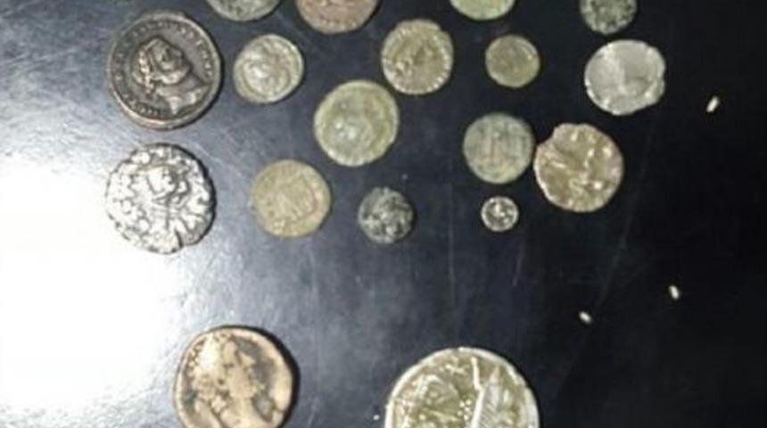 Tarihi Eserleri Satamadan Yakalandılar