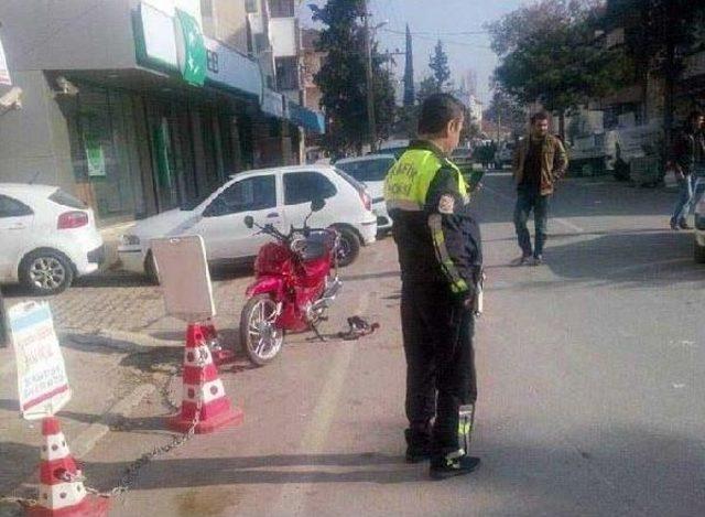 Motosiklet Ile &Ccedil;arpışan Bisikletli &Ouml;ld&uuml; 1