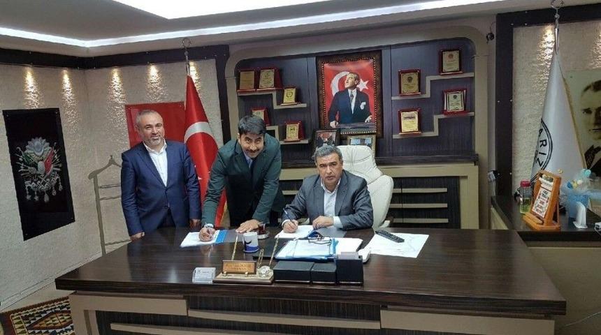 Sarız Belediyesi&rsquo;nde İmzalar Atıldı