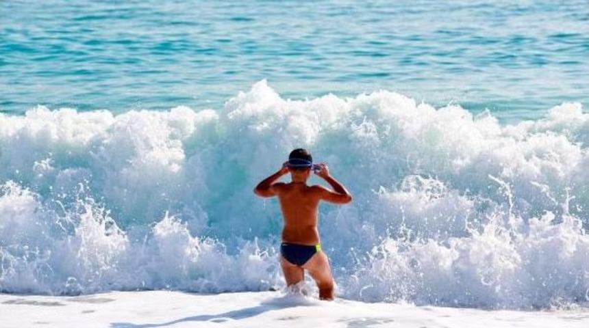 Antalya'da Yazdan Kalma G&uuml;nler