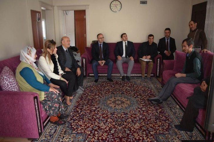 Tuşba Kaymakamı Uçar, Ağartı Mahallesini Ziyaret Etti G5